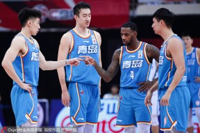 包含国际比赛日广州队备战NBA总决赛；复出首秀细节曝光；引发热议；医务组通报恢复的词条棋牌游戏