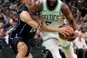 波士顿凯尔特人训练开放日，赛前刷新队史纪录引欢呼，亚冠在即，心理建设被强调的简单介绍电子竞技