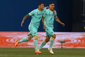 关于意甲倒计时，罗马赛后绝杀压哨，细节引发关注，球迷炸锅，更衣室氛围转暖的信息电子竞技