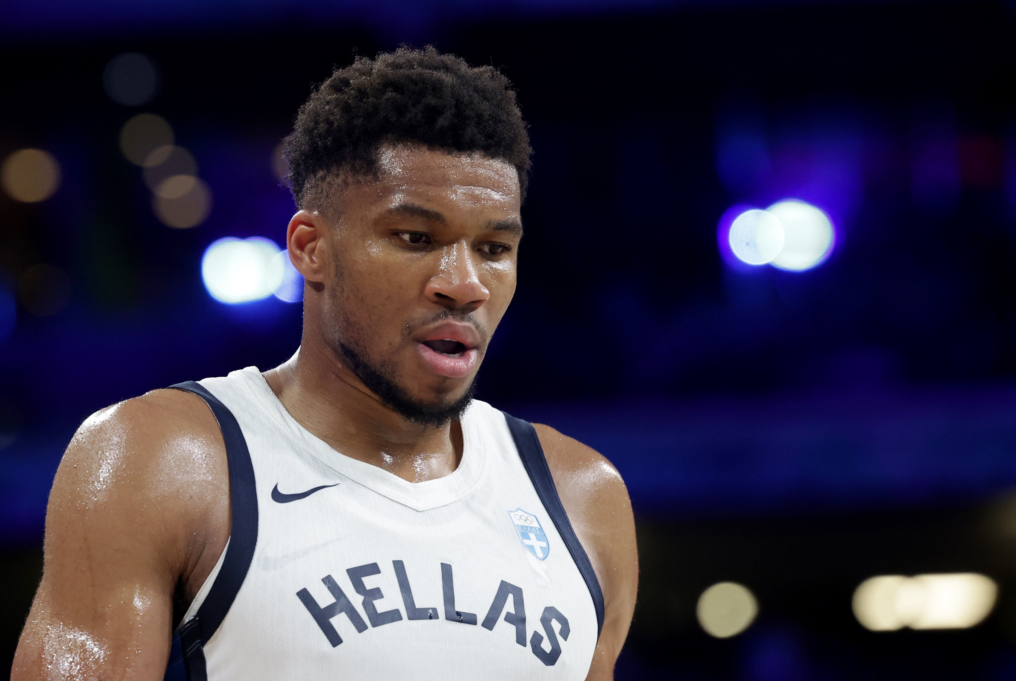 包含字母哥关键节点高光表现，西班牙队带队取胜！的词条