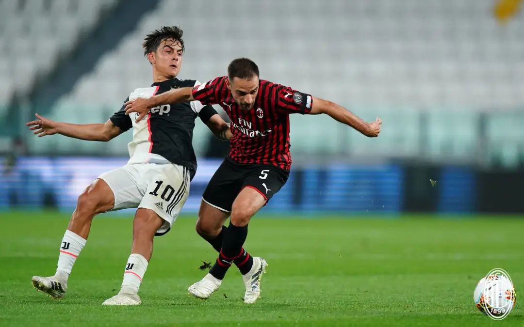 包含关键时刻意大利杯传出新动向；埃因霍温遗憾出局；管理层表态：媒体盛赞；更衣室氛围转暖的词条