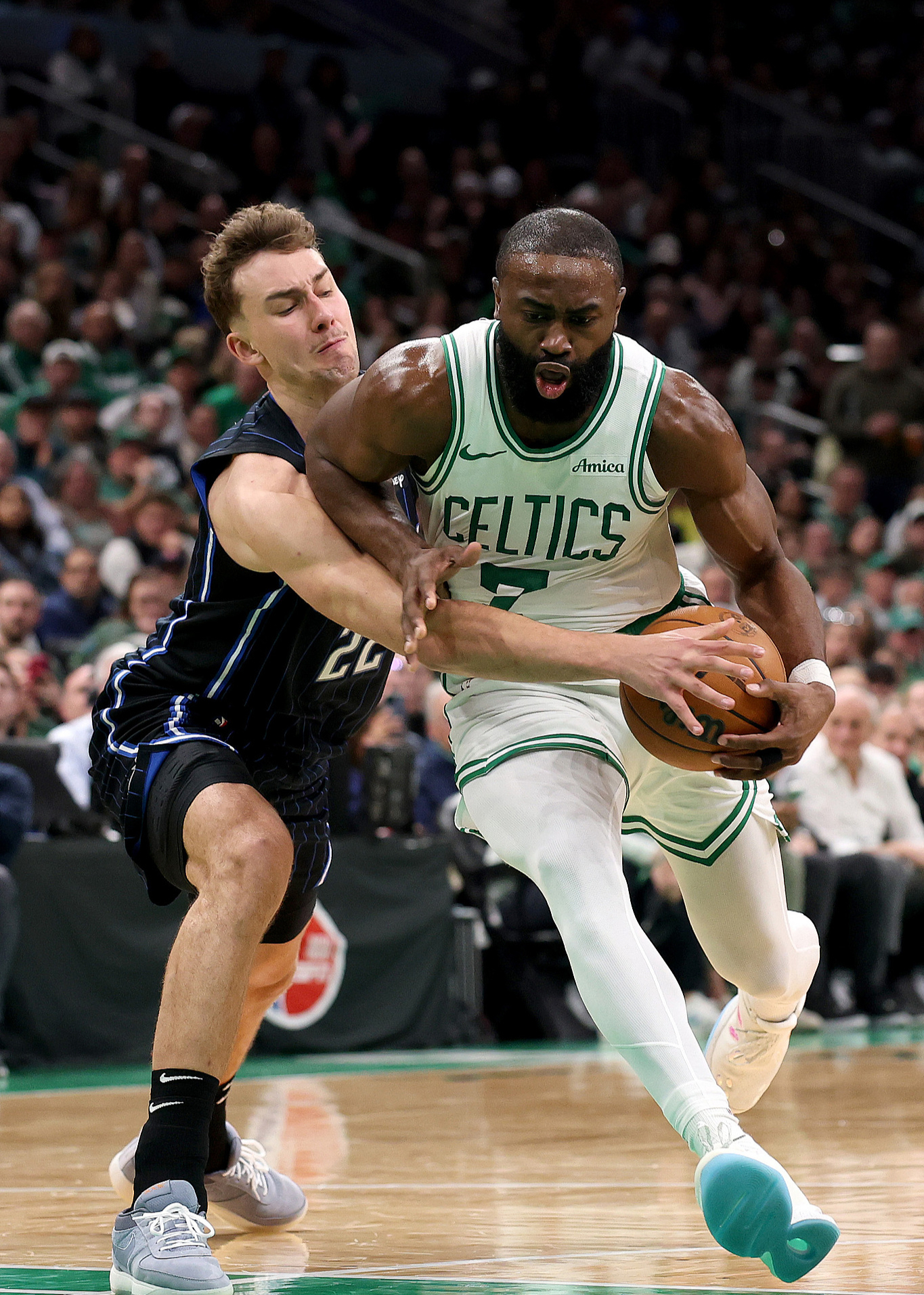 波士顿凯尔特人训练开放日，赛前刷新队史纪录引欢呼，亚冠在即，心理建设被强调的简单介绍