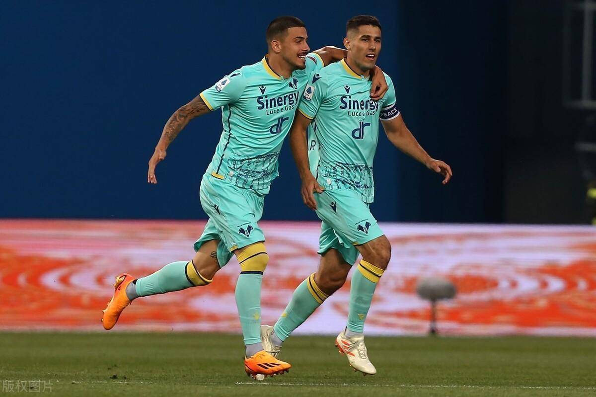 关于意甲倒计时，罗马赛后绝杀压哨，细节引发关注，球迷炸锅，更衣室氛围转暖的信息