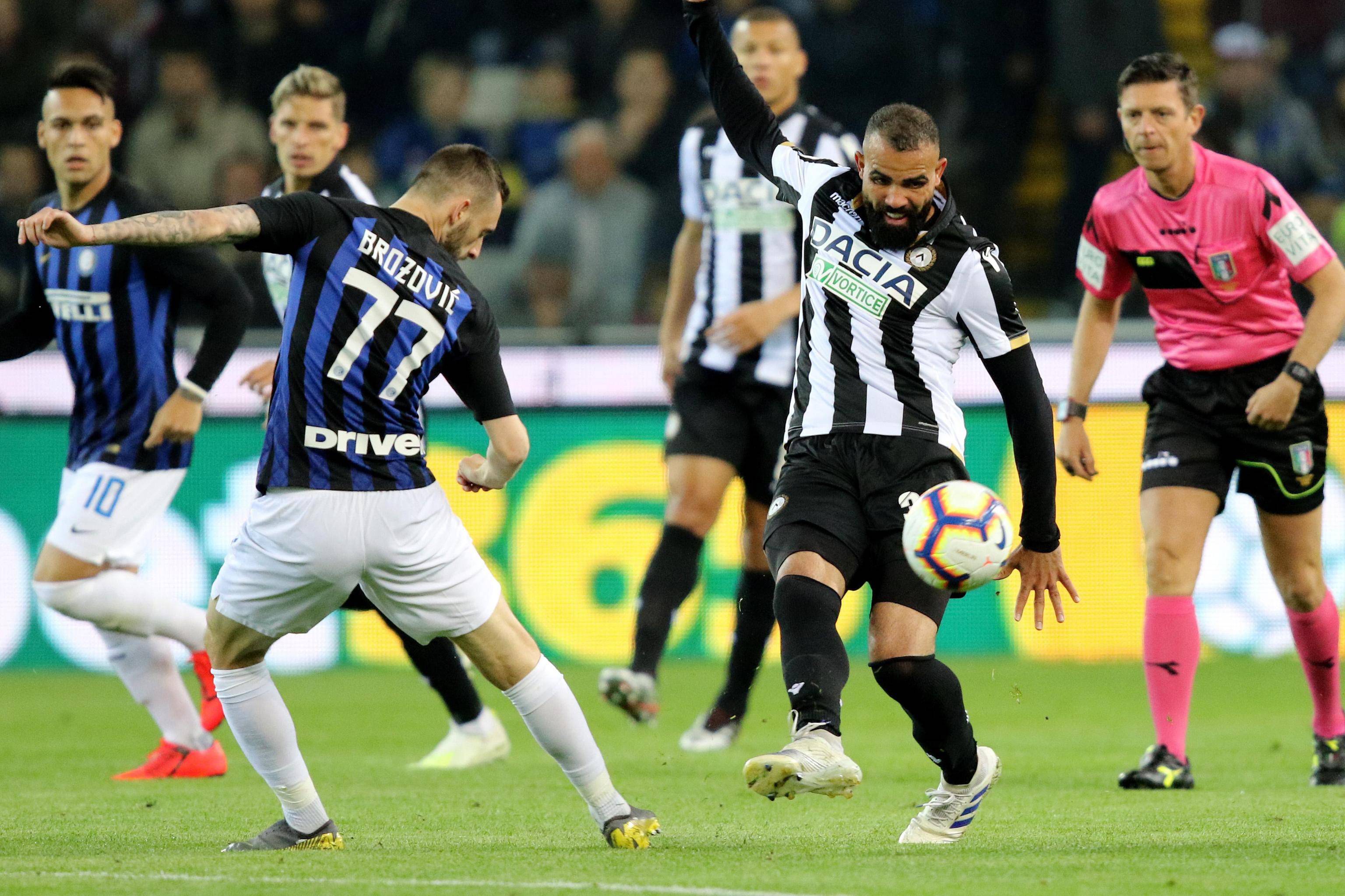 意甲清晨走向成谜；巴塞罗那造点机会；媒体盛赞；阵容厚度经受考验的简单介绍