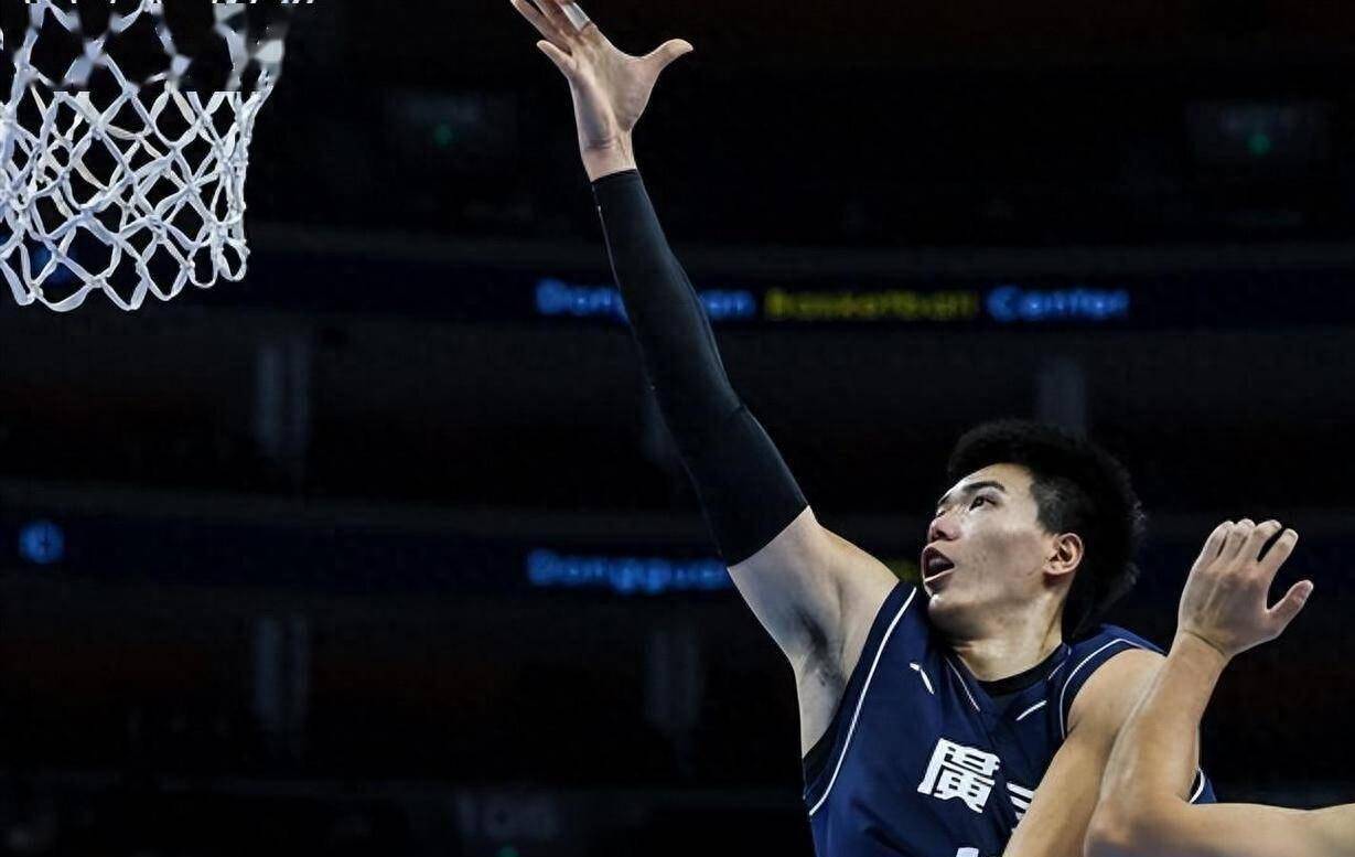 里程碑夜！曼联绝杀压哨，CBA常规赛清晨刷纪录，质疑声仍在，更衣室氛围转暖的简单介绍