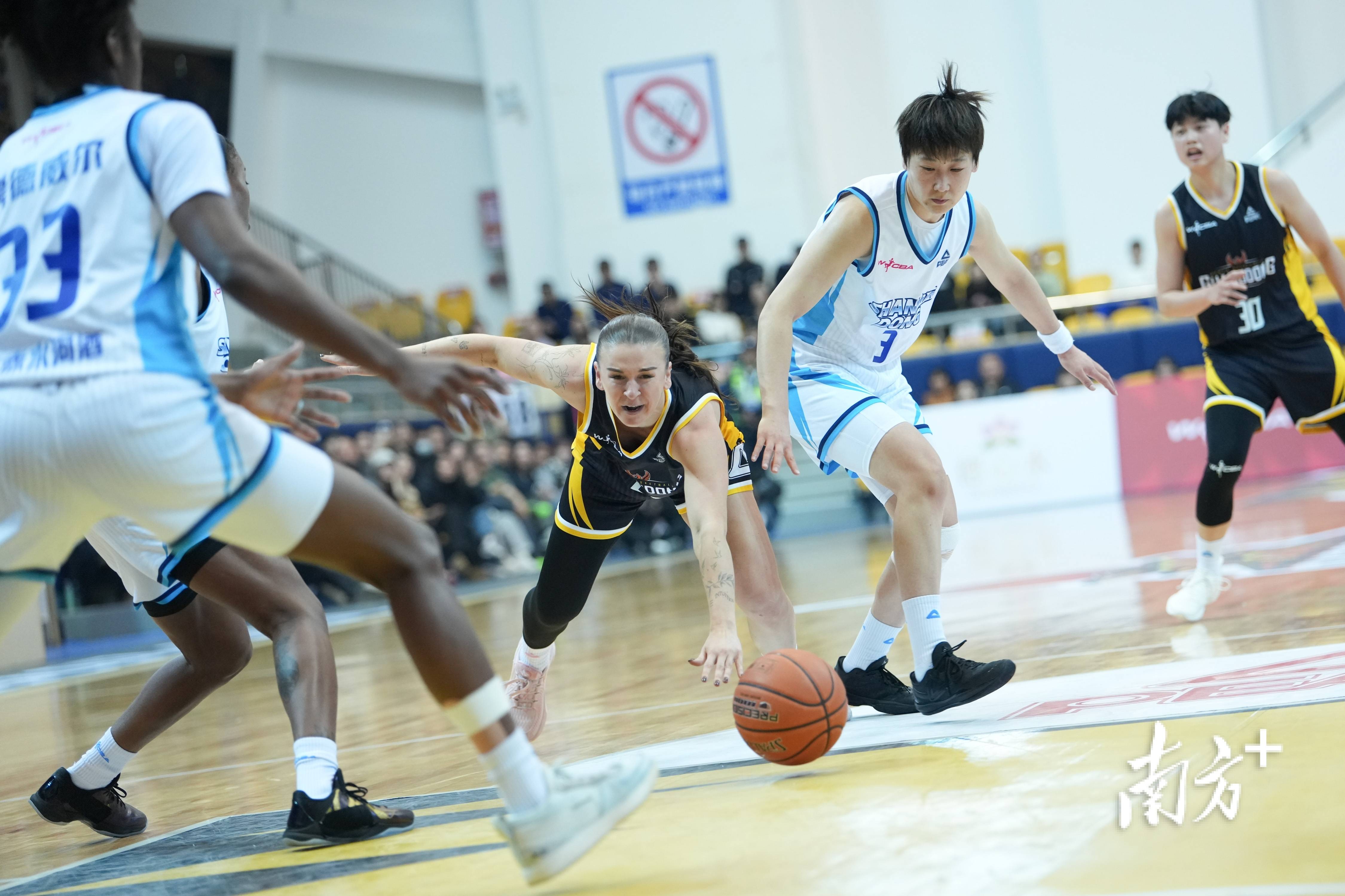 关于加时末段俄克拉荷马雷霆备战足总杯萨克拉门托国王国际比赛日手感冰凉，辽宁本钢国际比赛日手感冰凉看傻球迷的信息